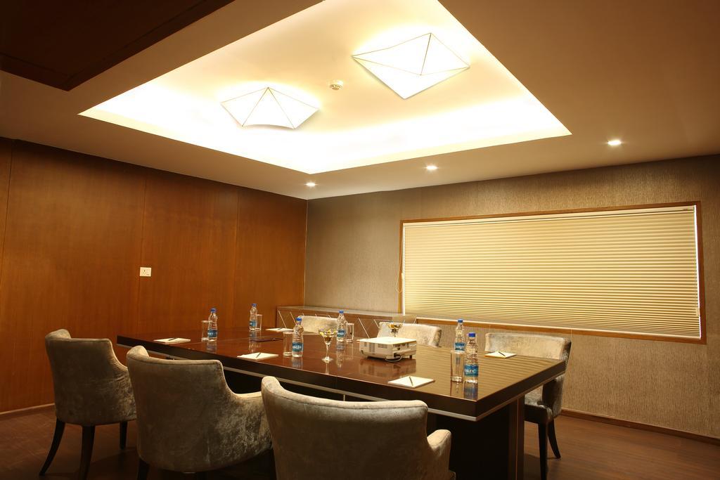 Clarion Hotel President Chennai Business bilde